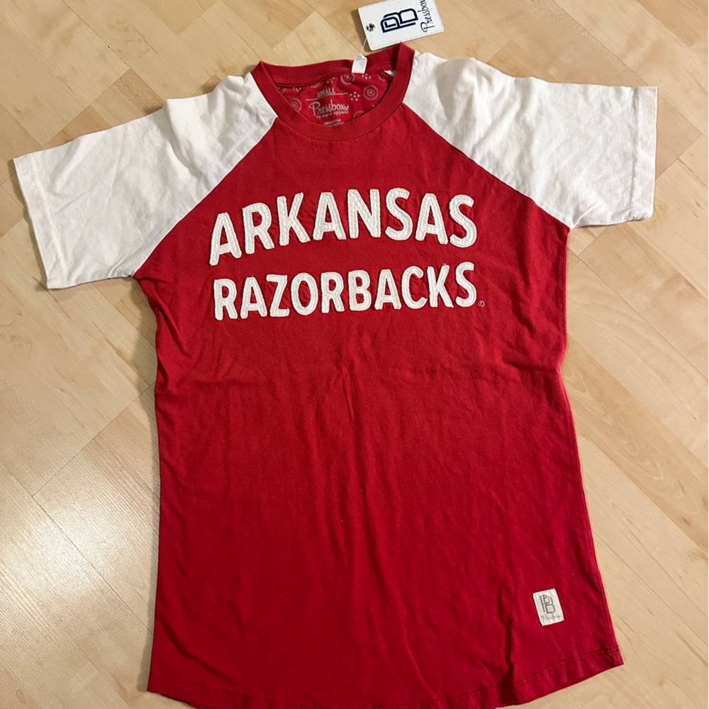 NEW Pressbox Arkansas Razorbacks Appliquéd Tee T Shirt - Small